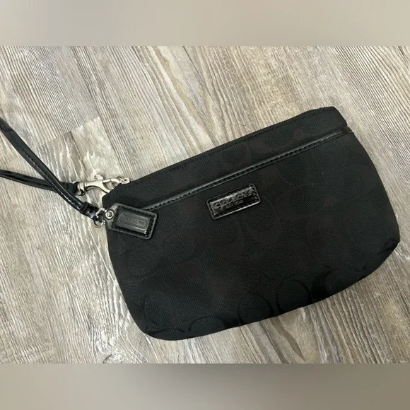 Coach NWOT! Black Wristlet with Hang Tag! - Picture 4 of 8